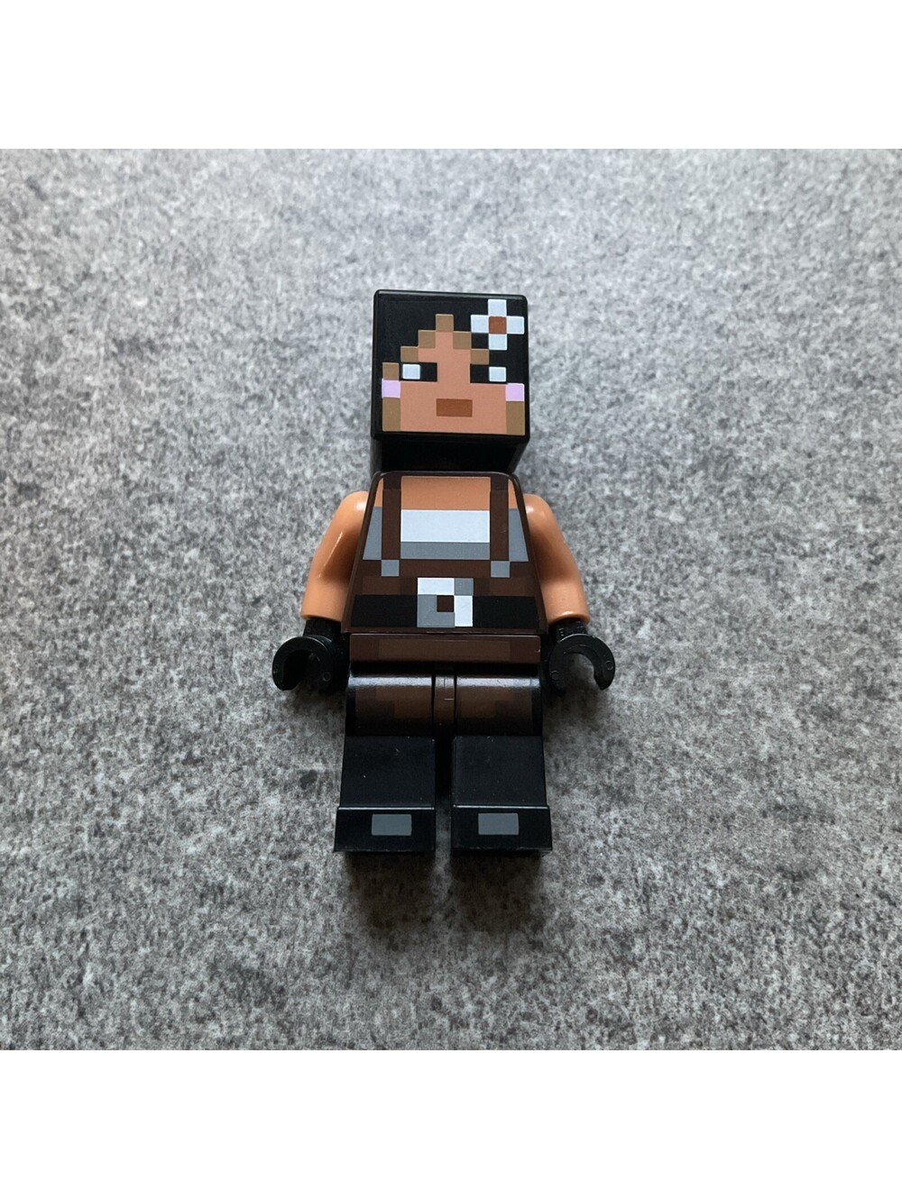 LEGO Minecraft Skin 2 Minifigure Farmgirl min035 Female Flower & Suspenders A11